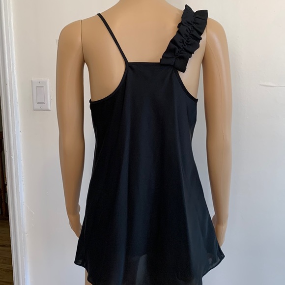 EXPRESS Asymmetrical Ruffle Top - Picture 3 of 6